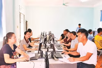 Xã Tân An (Nghệ An) tổ chức lớp tin học văn phòng cho đội ngũ cán bộ xóm ngay sau sắp xếp, sáp nhập xóm.