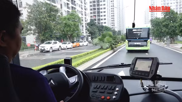 [Video] Phát triển xe buýt điện, hướng tới giao thông xanh Thủ đô