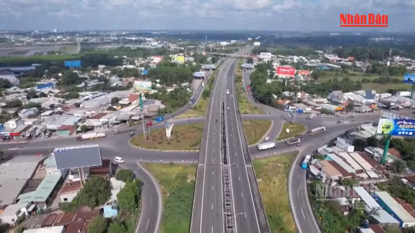 [Video] Lưu lượng tăng gần 60%, cao tốc Bắc - Nam cơ bản thông suốt 