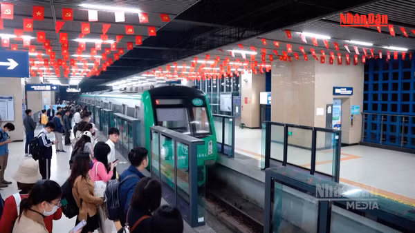 [Video] Từ 1/9, người dân có thể dùng liên thông vé metro và xe buýt 