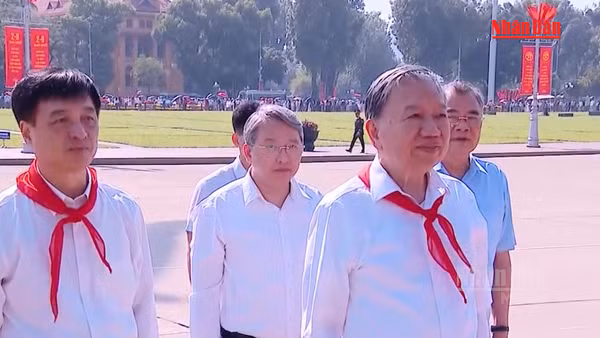 [Video] Tổng Bí thư, Chủ tịch nước Tô Lâm dâng hương tưởng nhớ Chủ tịch Hồ Chí Minh tại Hà Nội
