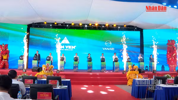 [Video] Khởi công tổ hợp dự án 7200 tỉ đồng tại Phú Thọ