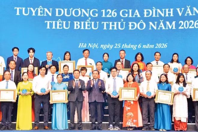 Thành phố Hà Nội tôn vinh những Gia đình văn hóa tiêu biểu nhằm lan tỏa những tấm gương xây dựng, giữ gìn văn hóa gia đình, văn hóa người Hà Nội đến cộng đồng.