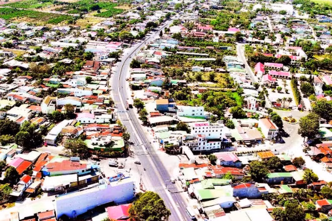 Hạ tầng giao thông ở Cư Jút được đầu tư phát triển đồng bộ, khang trang, tạo diện mạo mới cho bức tranh đô thị trong tương lai