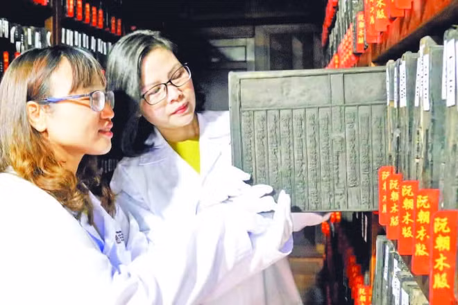 Di sản tư liệu Mộc bản triều Nguyễn được bảo quản trong kho chuyên dụng hiện đại.