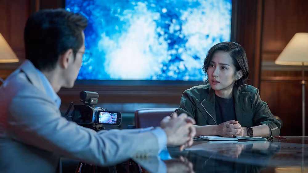 Cho Yeo-jeong và Jung Sung-il trong phim. (Ảnh: Galaxy Studio)