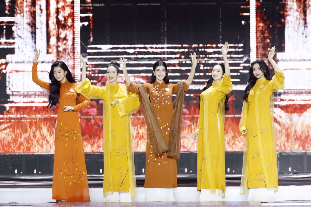 hoahauvietnam-aodai.jpg