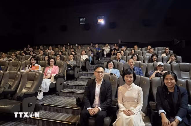 Quang cảnh buổi công chiếu bộ phim "Đào, Phở và Piano" tại Hong Kong (Trung Quốc). (Ảnh: TTXVN)
