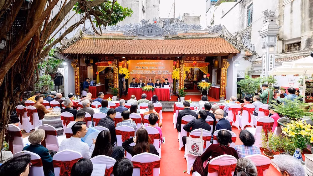 Cuộc tọa đàm tại đình Đông Thành. (Ảnh: Ban tổ chức)