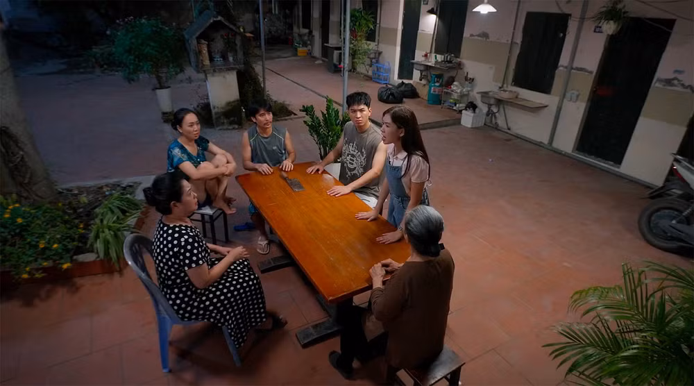 Cảnh trong phim "Xóm nhỏ". (Ảnh: VFC)