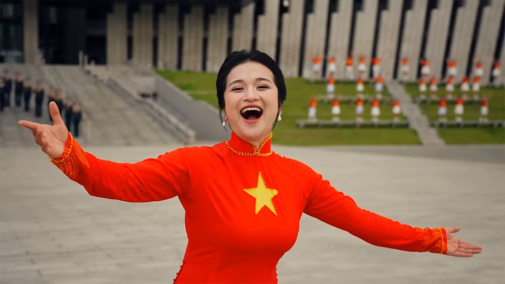 Ca sĩ Đỗ Tố Hoa trong MV. (Ảnh: Nhà sản xuất cung cấp)