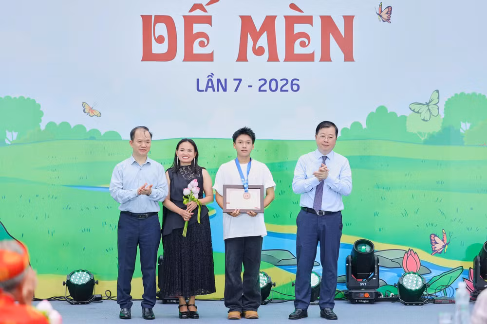 giaidemen-ngdanghainam.jpg