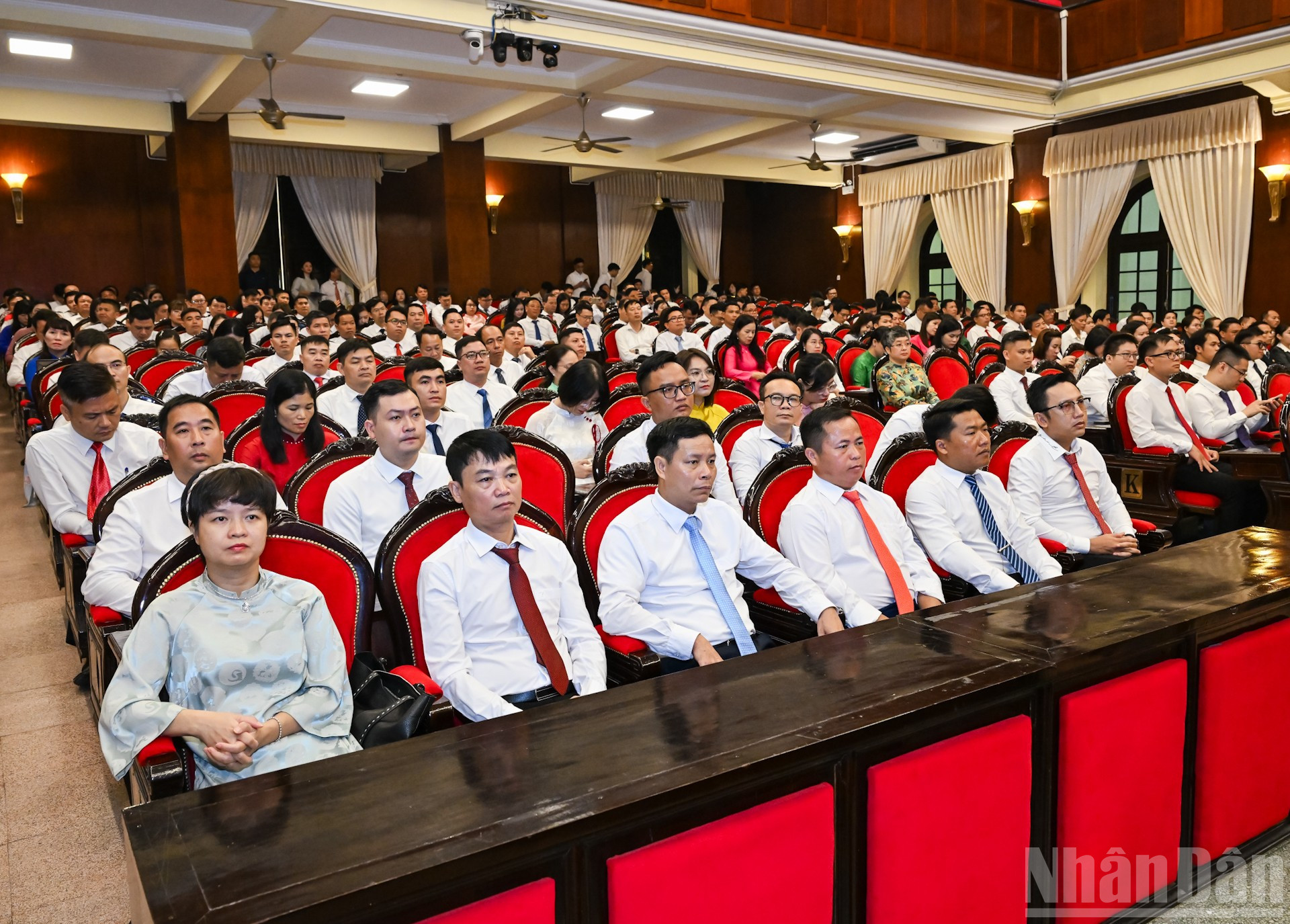 C&aacute;c học vi&ecirc;n Học viện Ch&iacute;nh trị quốc gia Hồ Ch&iacute; Minh dự Lễ khai giảng năm học 2026-2027. (Ảnh: DUY LINH)