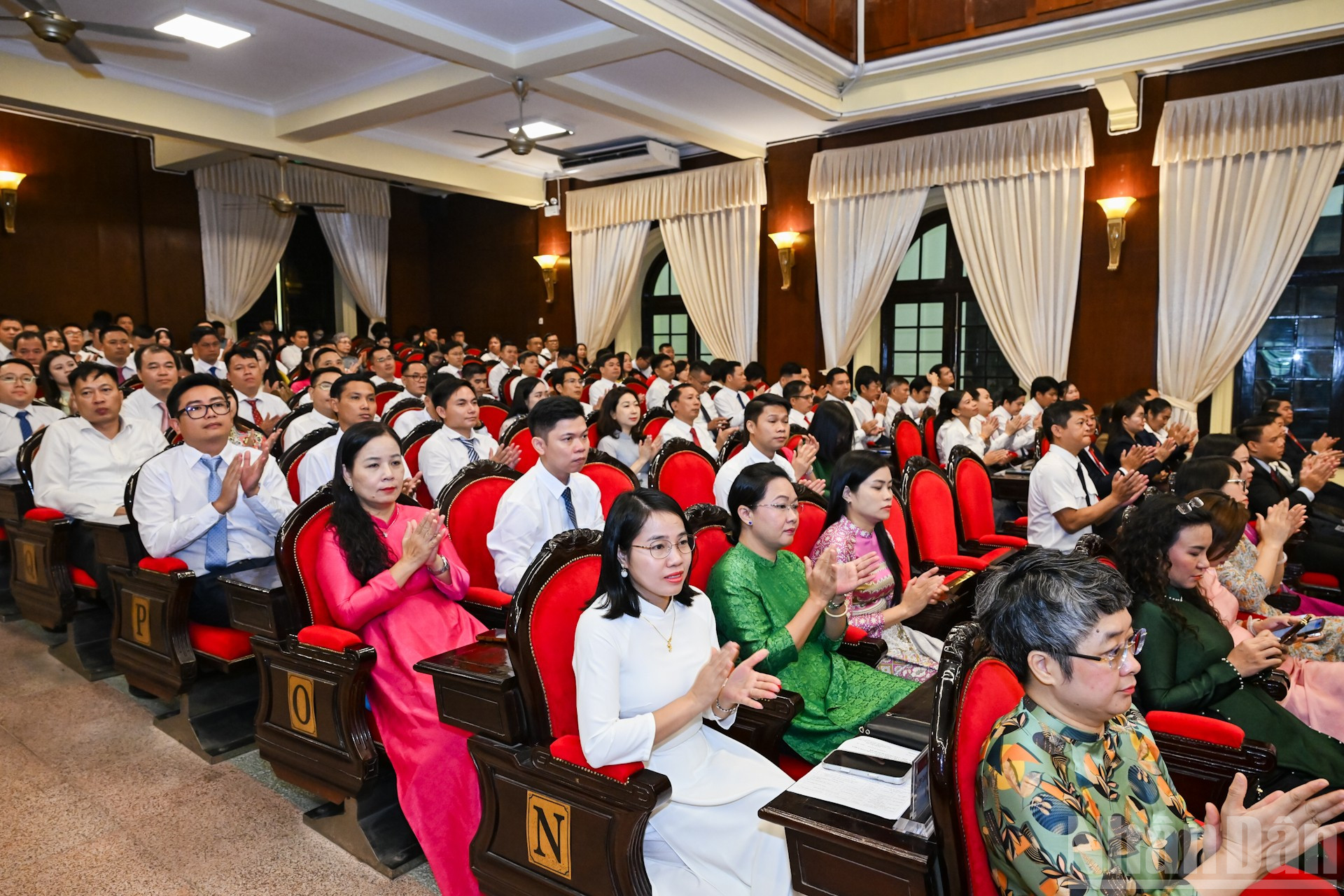 C&aacute;c học vi&ecirc;n Học viện Ch&iacute;nh trị quốc gia Hồ Ch&iacute; Minh dự Lễ khai giảng năm học 2026-2027. (Ảnh: DUY LINH)