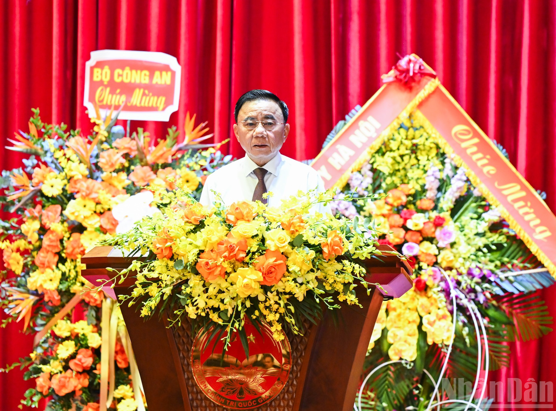 Thường trực Ban B&iacute; thư Trần Cẩm T&uacute; ph&aacute;t biểu chỉ đạo tại Lễ khai giảng. (Ảnh: DUY LINH)