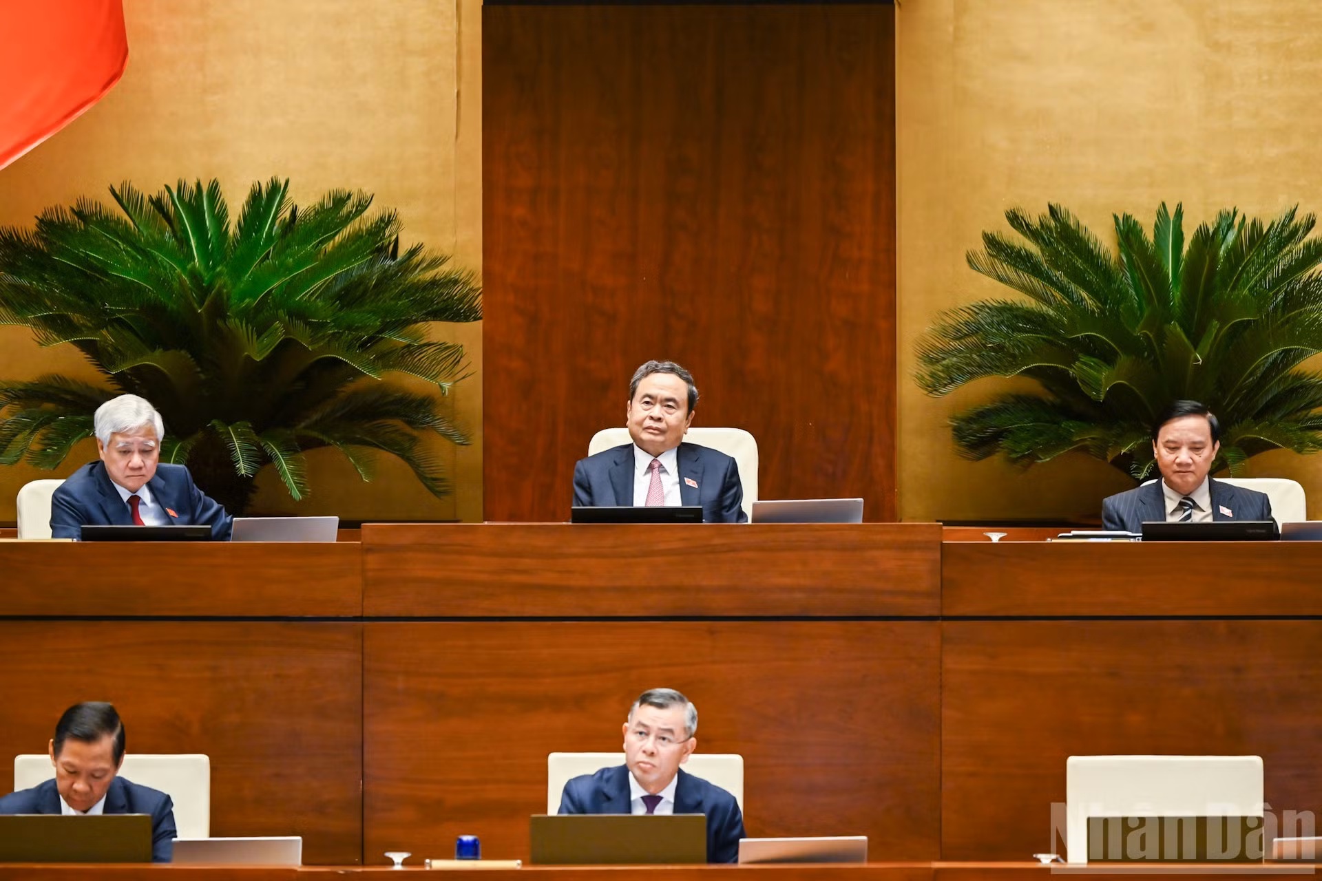 Chủ tịch Quốc hội Trần Thanh Mẫn, các Phó Chủ tịch Quốc hội tại phiên họp. (Ảnh: DUY LINH)