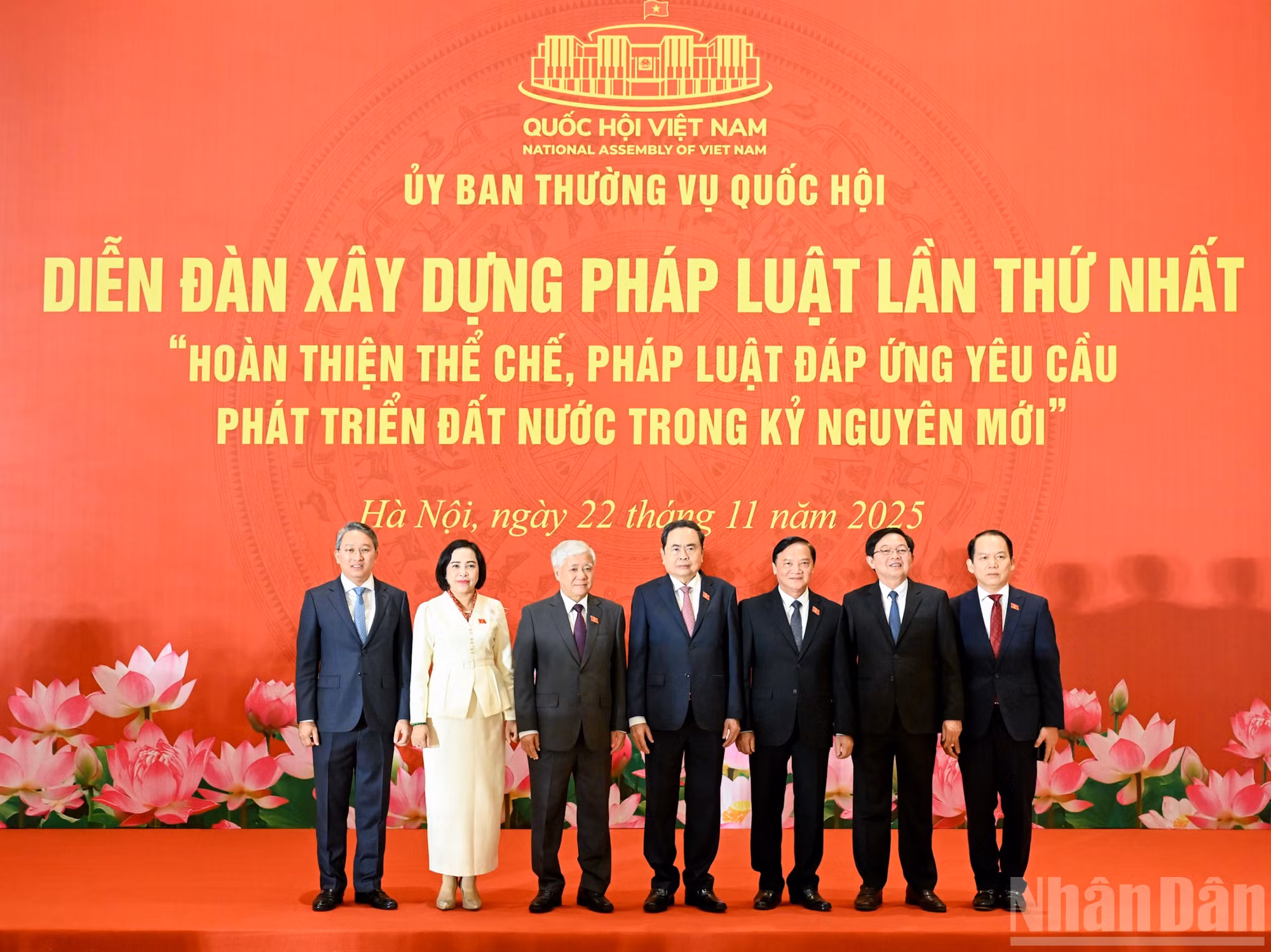 Chủ tịch Quốc hội Trần Thanh Mẫn và các đại biểu dự Diễn đàn. (Ảnh: DUY LINH)