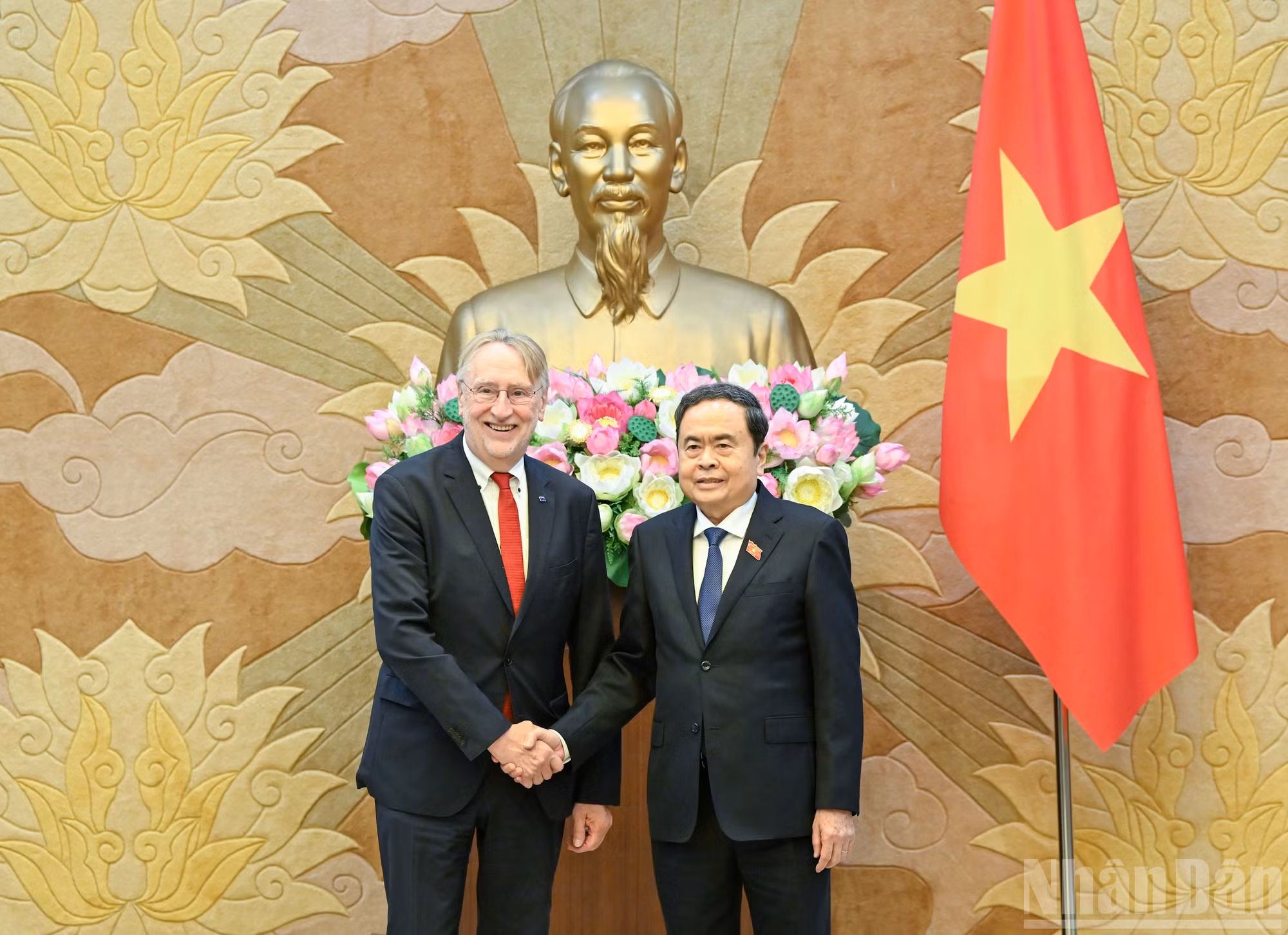 ndo_br_2-3318.jpg