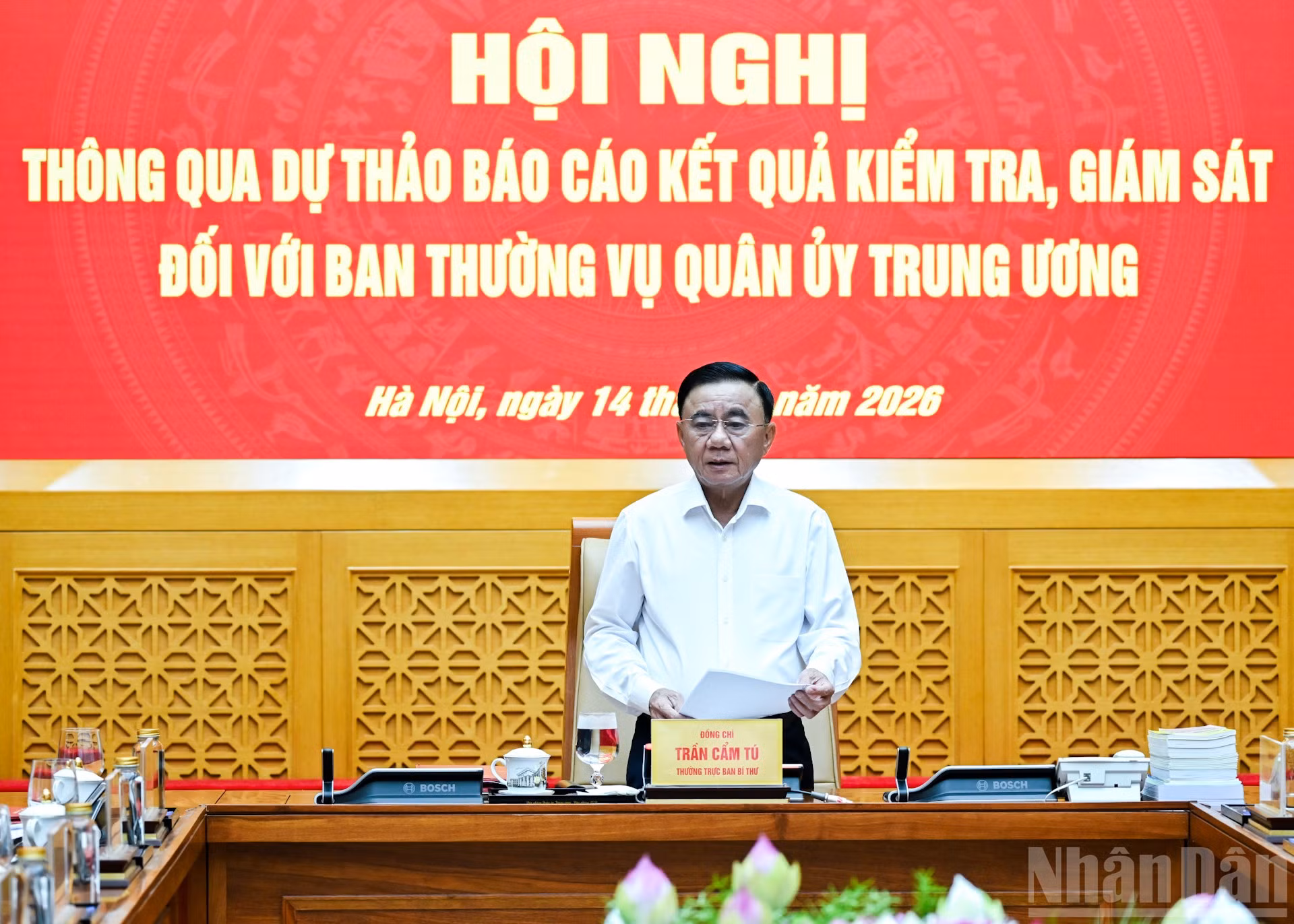 Thường trực Ban Bí thư Trần Cẩm Tú, Trưởng đoàn kiểm tra, giám sát số 221 của Bộ Chính trị, Ban Bí thư phát biểu kết luận hội nghị. (Ảnh: DUY LINH)