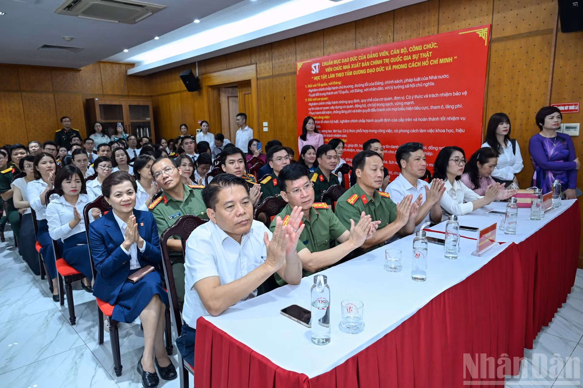 ndo_br_bnd-7110.jpg