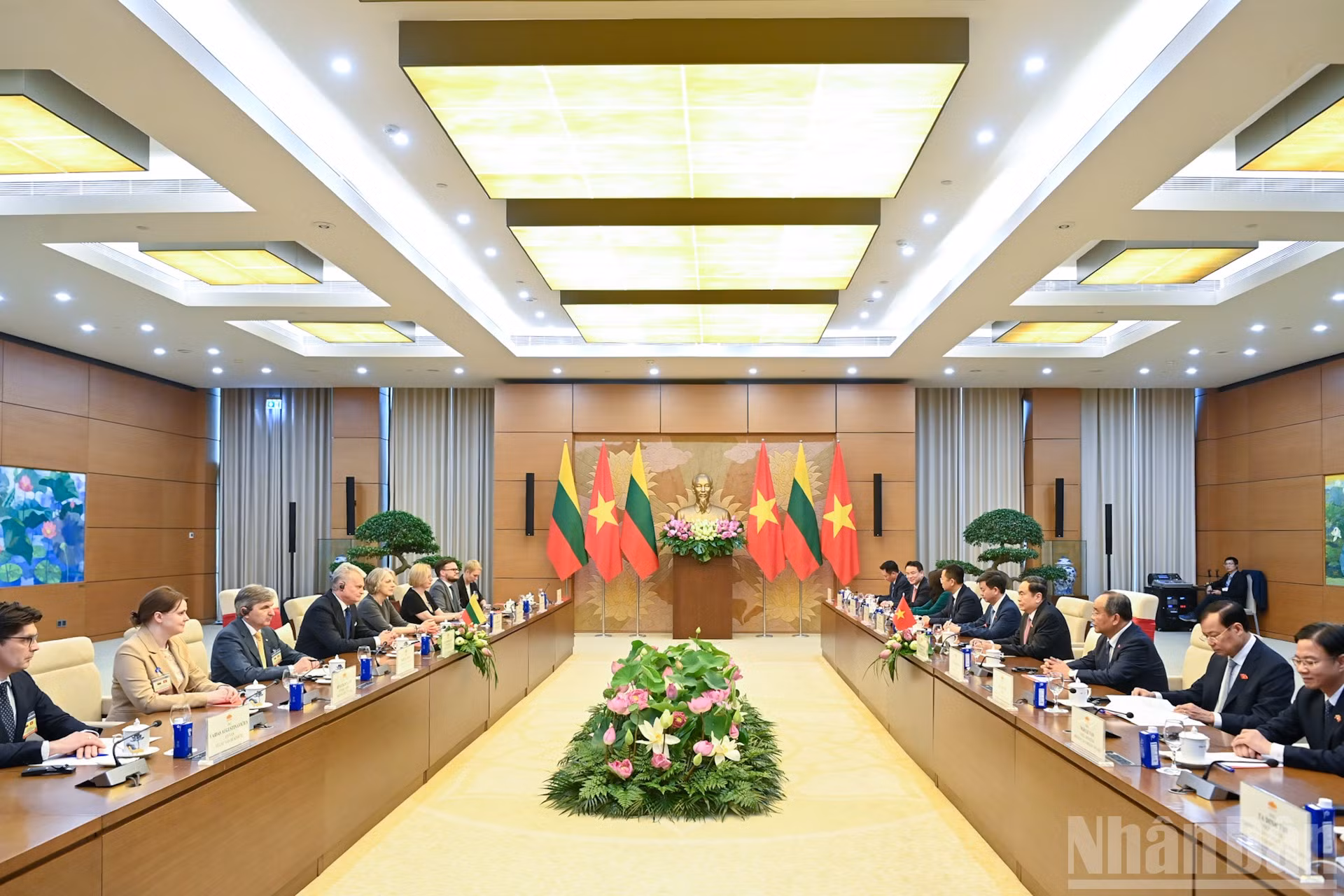 ndo_br_10-6214.jpg