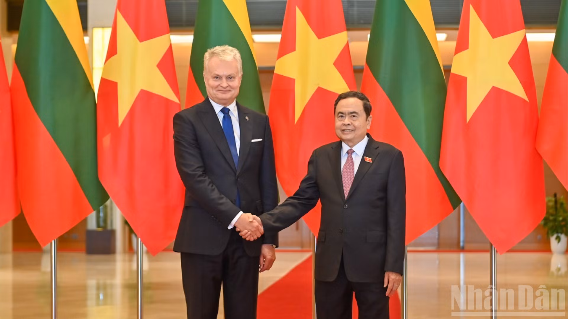 Chủ tịch Quốc hội Trần Thanh Mẫn và Tổng thống Cộng hòa Litva Gitanas Nauseda.