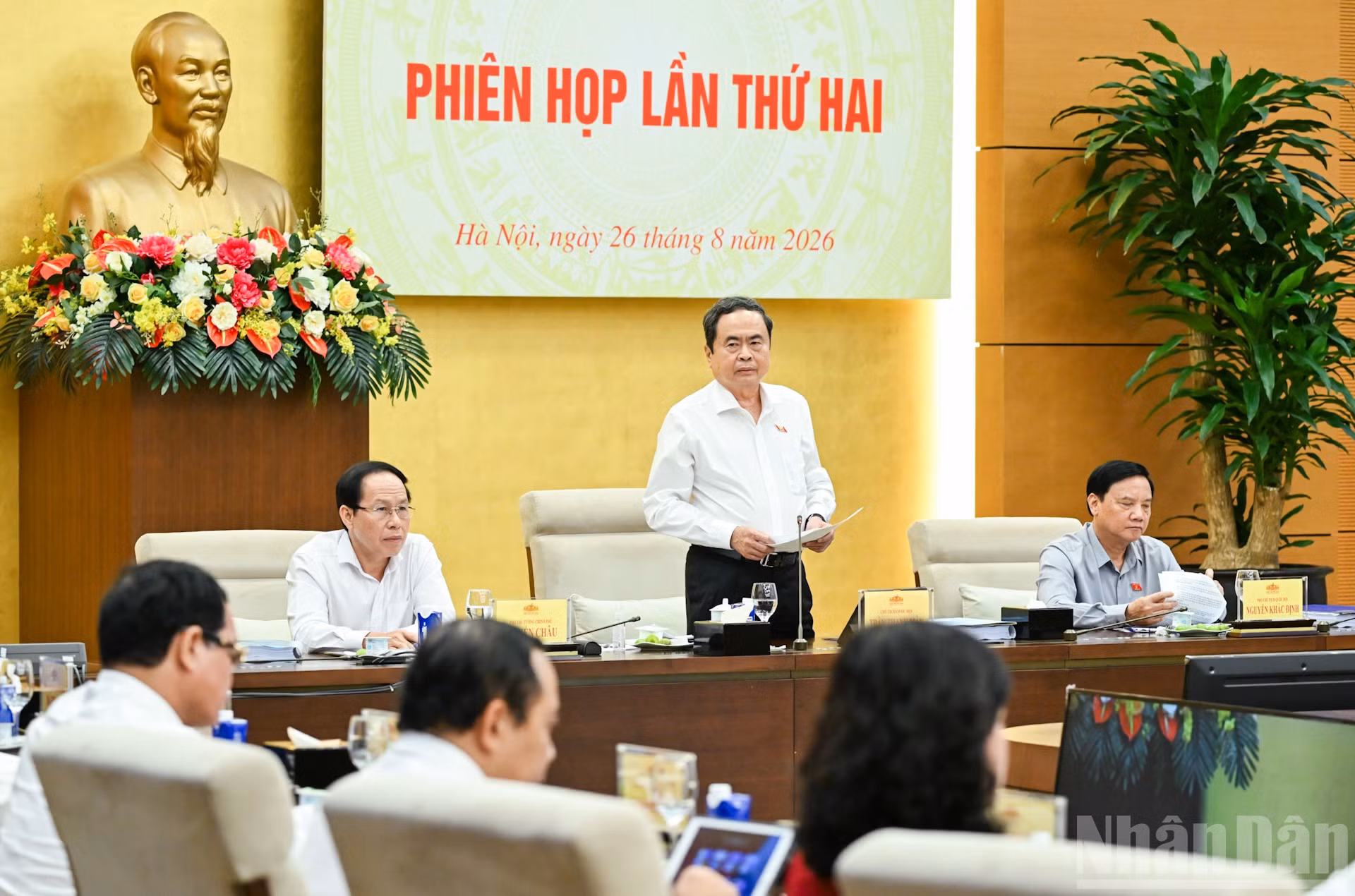 Chủ tịch Quốc hội Trần Thanh Mẫn, Trưởng Ban Chỉ đạo Tổng rà soát hệ thống văn bản quy phạm pháp luật chủ trì phiên họp. (Ảnh: DUY LINH)