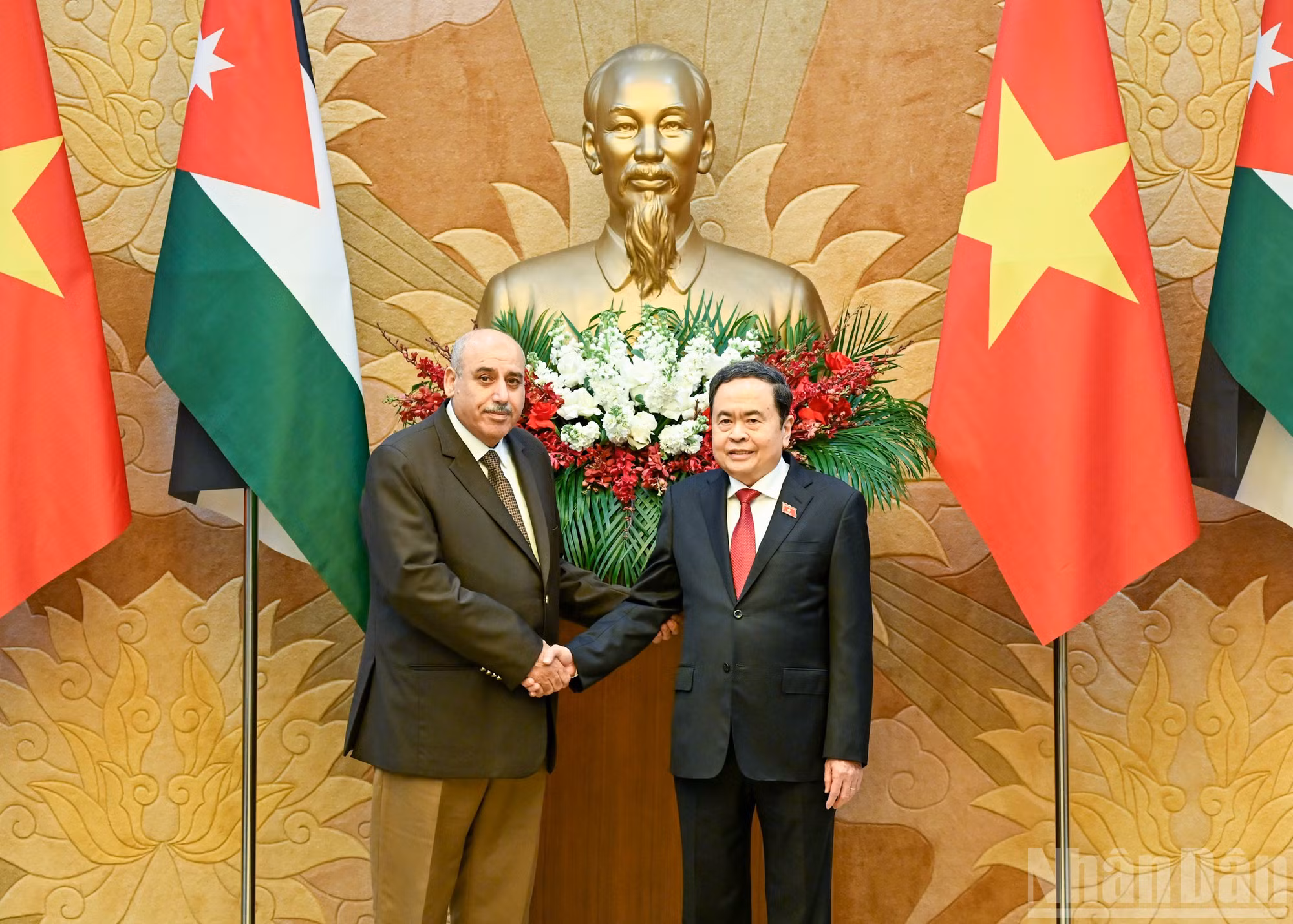 Chủ tịch Quốc hội Trần Thanh Mẫn và Chủ tịch Hạ viện Jordan Mazen Turki El Qadi. (Ảnh: DUY LINH)
