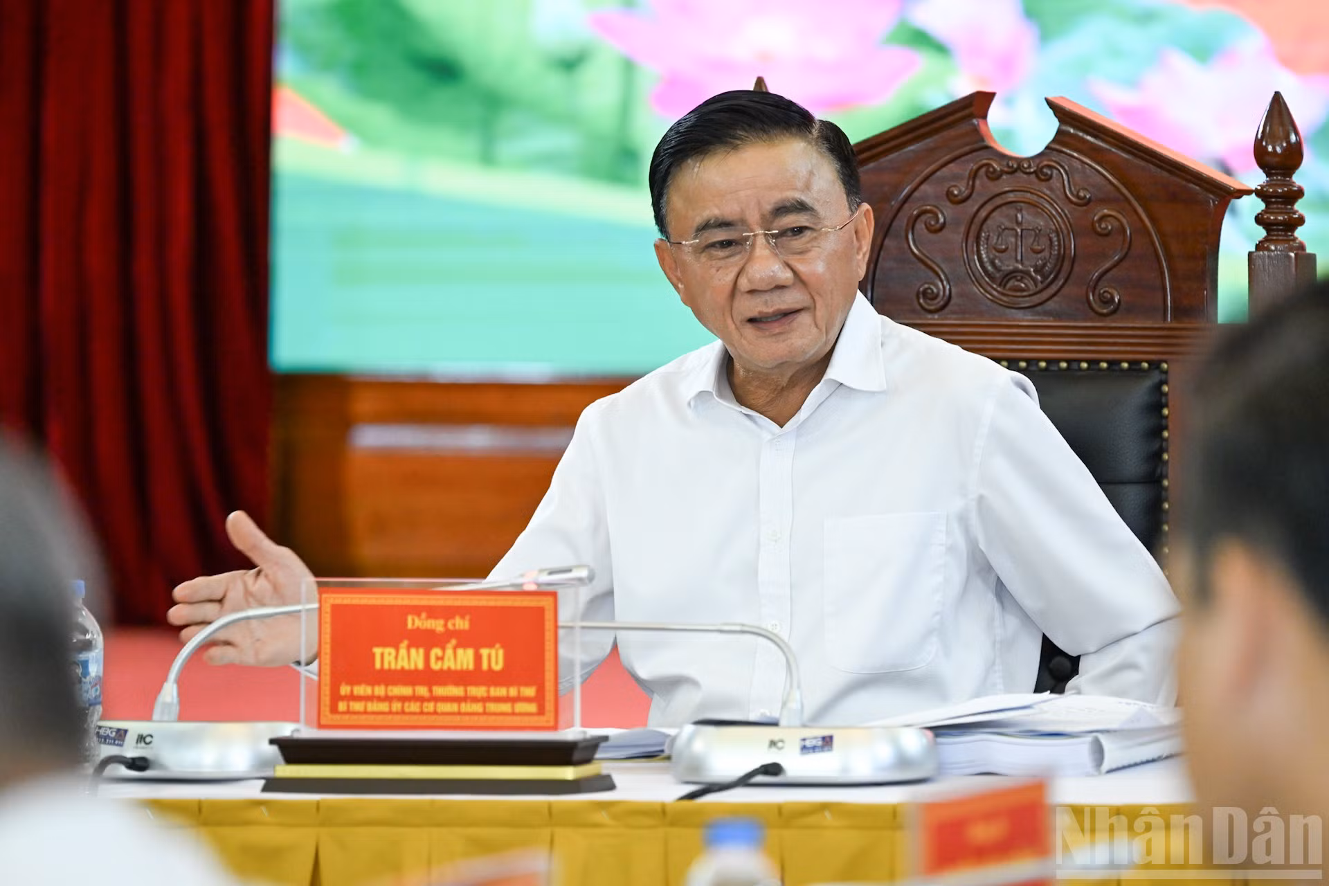 Thường trực Ban Bí thư Trần Cẩm Tú, Bí thư Đảng ủy các cơ quan Đảng Trung ương phát biểu tại hội nghị. (Ảnh: DUY LINH) 