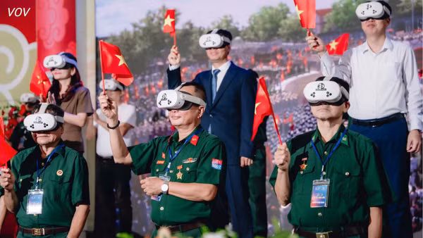 Thông qua công nghệ VR, chương trình đưa người dân, du khách "xuyên không" trở về thời khắc lịch sử ngày 2/9/1945. (Ảnh: VOV)