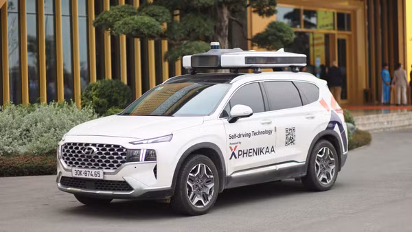 Robot taxi tự hành do Công ty cổ phần Phenikaa-X nghiên cứu phát triển là một trong bốn dòng phương tiện được thử nghiệm.