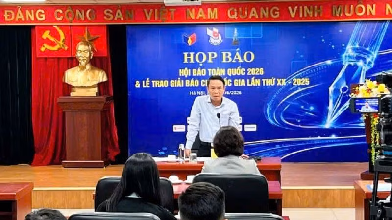 Quang cảnh họp báo.