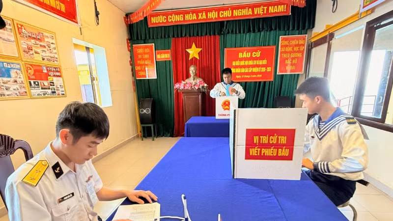 Nhà giàn DK1/9, bãi cạn Ba Kè đã hoàn thành bầu cử sớm.