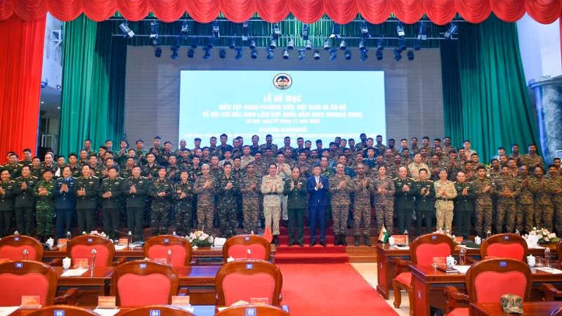 Các đại biểu tại lễ bế mạc.