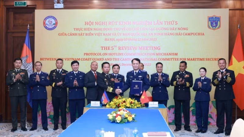 Hai bên ký kết biên bản.