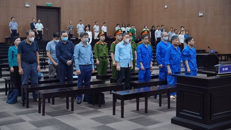 Các bị cáo tại phiên tòa sơ thẩm.