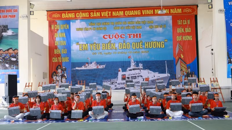 60 em học sinh tham gia cuộc thi: Em yêu biển, đảo quê hương