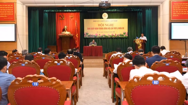 Toàn cảnh Hội nghị Ban Chấp hành Trung ương Hội Cựu chiến binh Việt Nam lần thứ 8, khóa VII.
