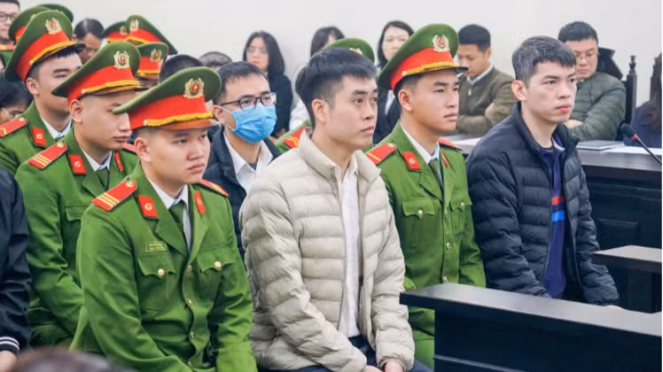 Các bị cáo tại phiên tòa.