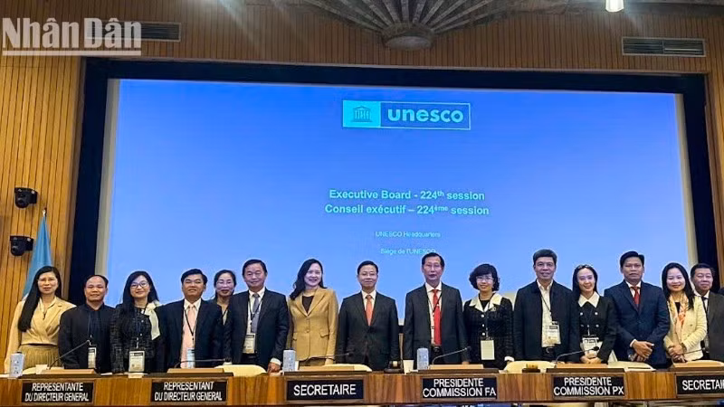 Đoàn đại biểu Việt Nam tham dự Kỳ họp Hội đồng Chấp hành lần thứ 224 của UNESCO.