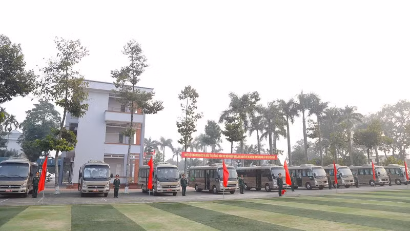 Các phương tiện xuất quân sẵn sàng đưa, đón đại biểu dự Đại hội.