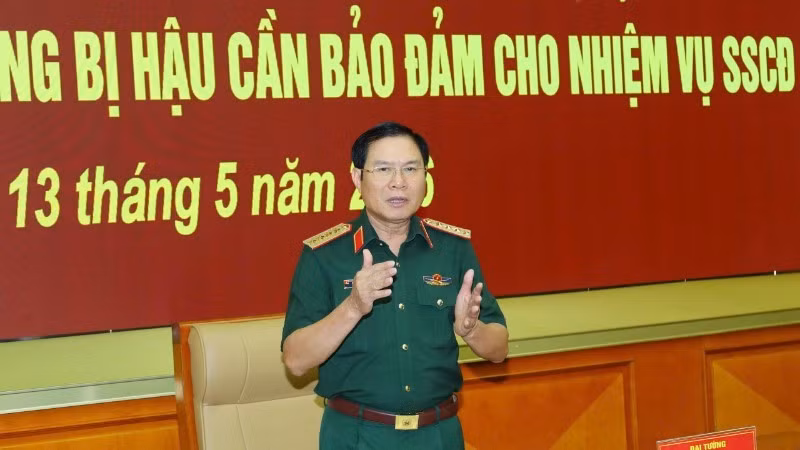 Đại tướng Nguyễn Tân Cương, Ủy viên Trung ương Đảng, Ủy viên Thường vụ Quân ủy Trung ương, Tổng Tham mưu trưởng Quân đội nhân dân Việt Nam, Thứ trưởng Quốc phòng chủ trì Hội nghị.