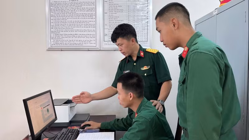 Tập huấn “Bình dân học vụ số”.