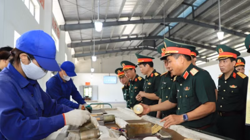 Kiểm tra công tác bao gói, bảo quản đạn dược tại Kho KV1, Cục Quân khí, Tổng cục Hậu cần-Kỹ thuật.