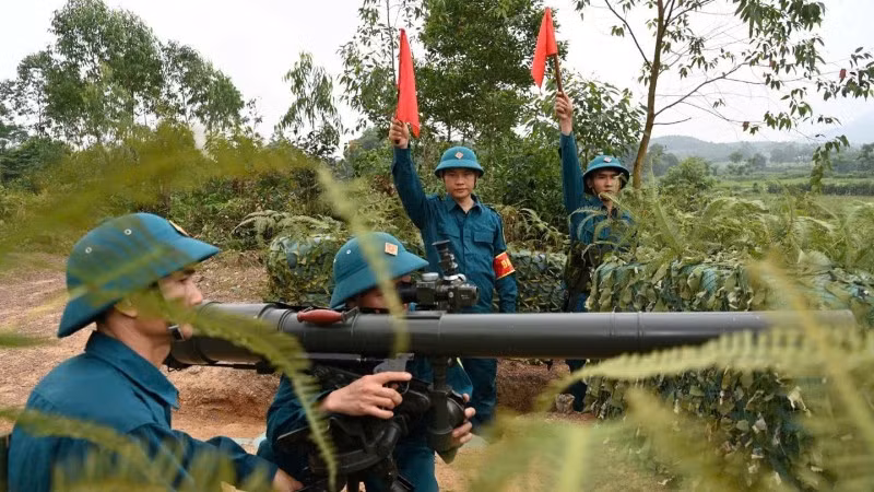 Khẩu đội DKZ lấy phần tử bắn, tiêu diệt các mục tiêu đầu cầu.