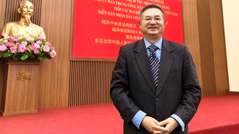 Giáo sư Thành Hán Bình tham dự cuộc tiếp của đồng chí Bùi Thị Minh Hoài, Chủ tịch Ủy ban Trung ương Mặt trận Tổ quốc Việt Nam với Đoàn đại biểu tham dự Diễn đàn Nhân dân Việt-Trung lần thứ 13. (Ảnh do nhân vật cung cấp)