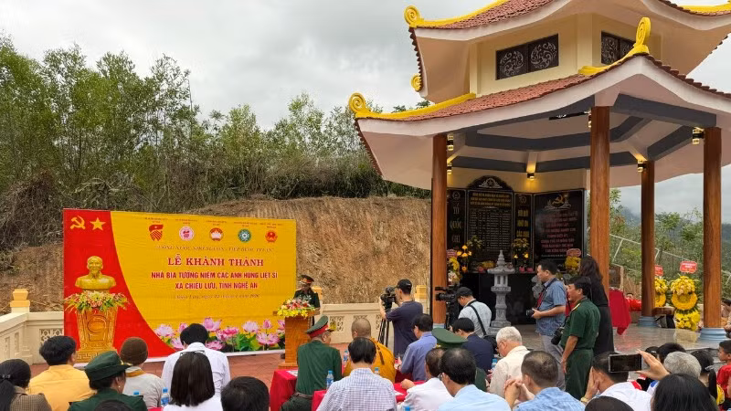 Lễ khánh thành Nhà bia tưởng niệm liệt sĩ xã Chiêu Lưu, tỉnh Nghệ An.