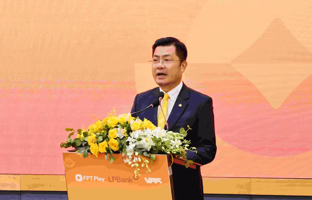 24-8-2-ong-bui-thai-ha-pho-chu-tich-hdqt-lpbank-phat-bieu-tai-su-kien-3365.jpg