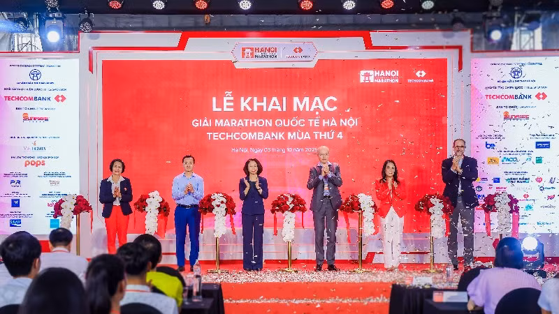 2-10-hinh-anh-hop-bao-va-khai-mac-4-5355.jpg