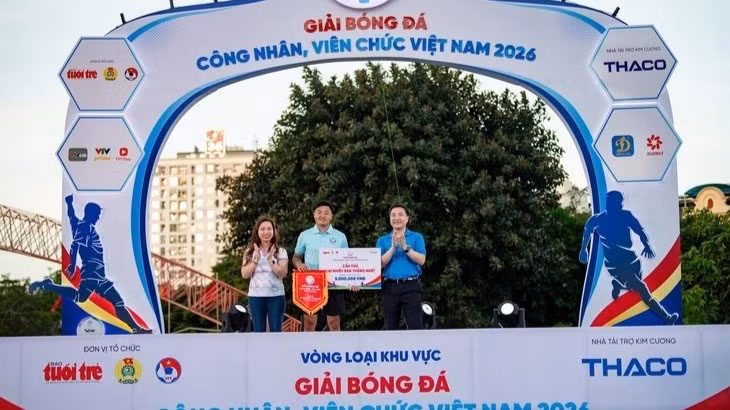 nguyen-manh-cuong-cua-cong-doan-quang-ninh-duoc-trao-danh-hieu-vua-pha-luoi-1751-5688.jpg